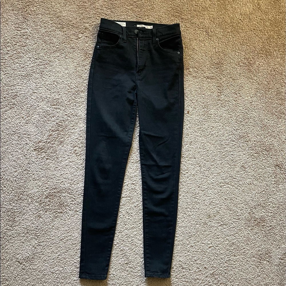 Levi’s black skinny jeans